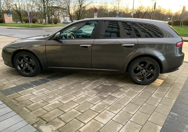 Alfa Romeo 159 cena 24850 przebieg: 264700, rok produkcji 2011 z Kraków małe 562